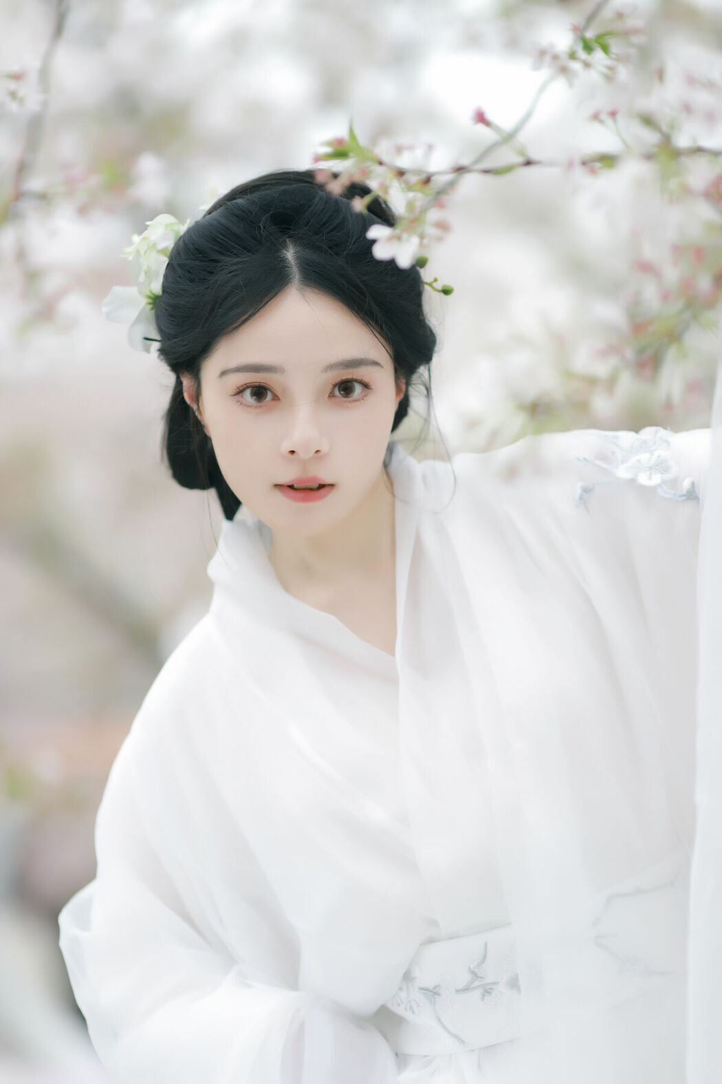 YiTuYu艺图语 Vol.8880 Sui Sui Ru Yi (15P)