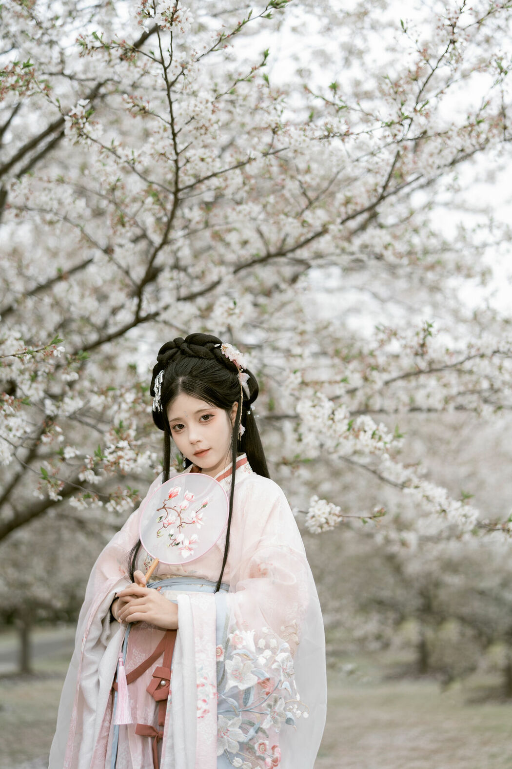 YiTuYu艺图语 Vol.8886 Gu Yan Yi (33P)