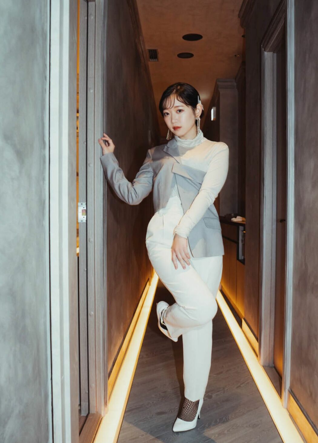 JP Yura Kano 架乃ゆら – Lady Mary Part01 (50P)