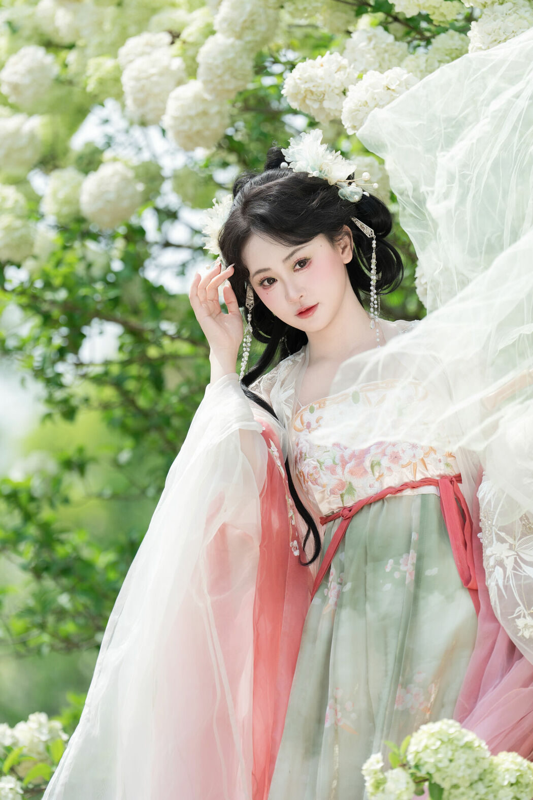 YiTuYu艺图语 Vol.8889 Jiao Yi Zhi Sui Sui (34P)