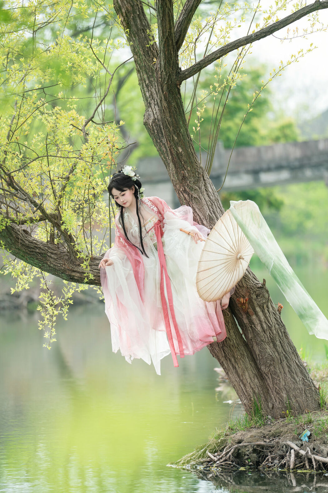 YiTuYu艺图语 Vol.8889 Jiao Yi Zhi Sui Sui (34P)