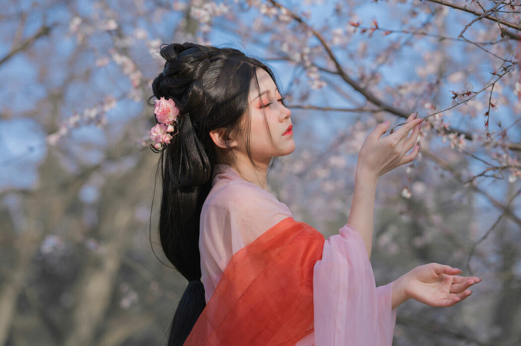 YiTuYu艺图语 Vol.8891 Gui Yuan Ba Bao Zhou (16P)