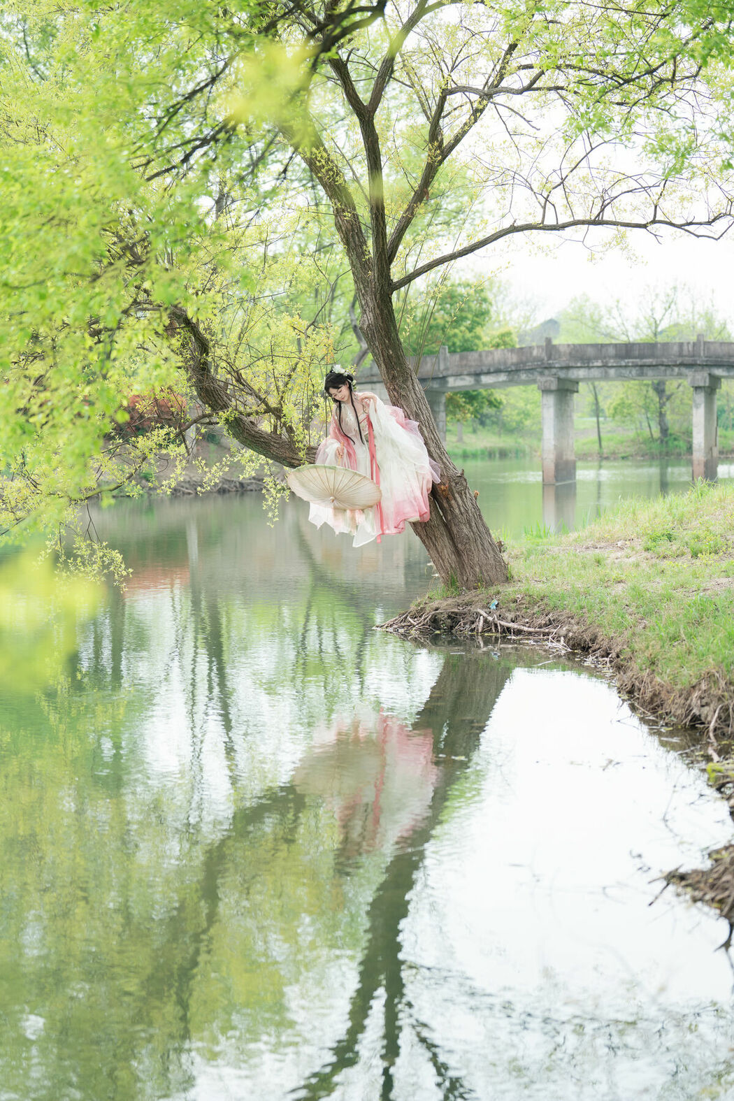 YiTuYu艺图语 Vol.8889 Jiao Yi Zhi Sui Sui (34P)