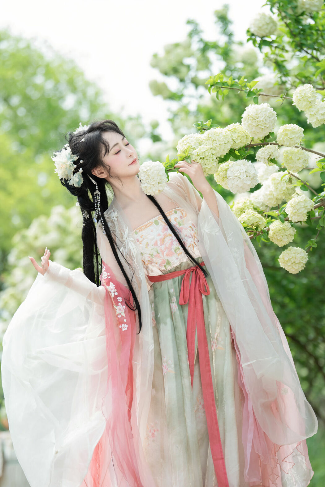 YiTuYu艺图语 Vol.8889 Jiao Yi Zhi Sui Sui (34P)