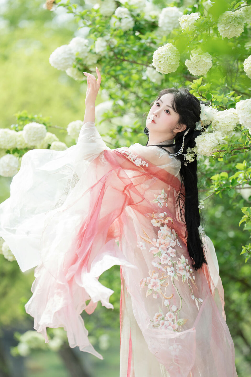 YiTuYu艺图语 Vol.8889 Jiao Yi Zhi Sui Sui (34P)