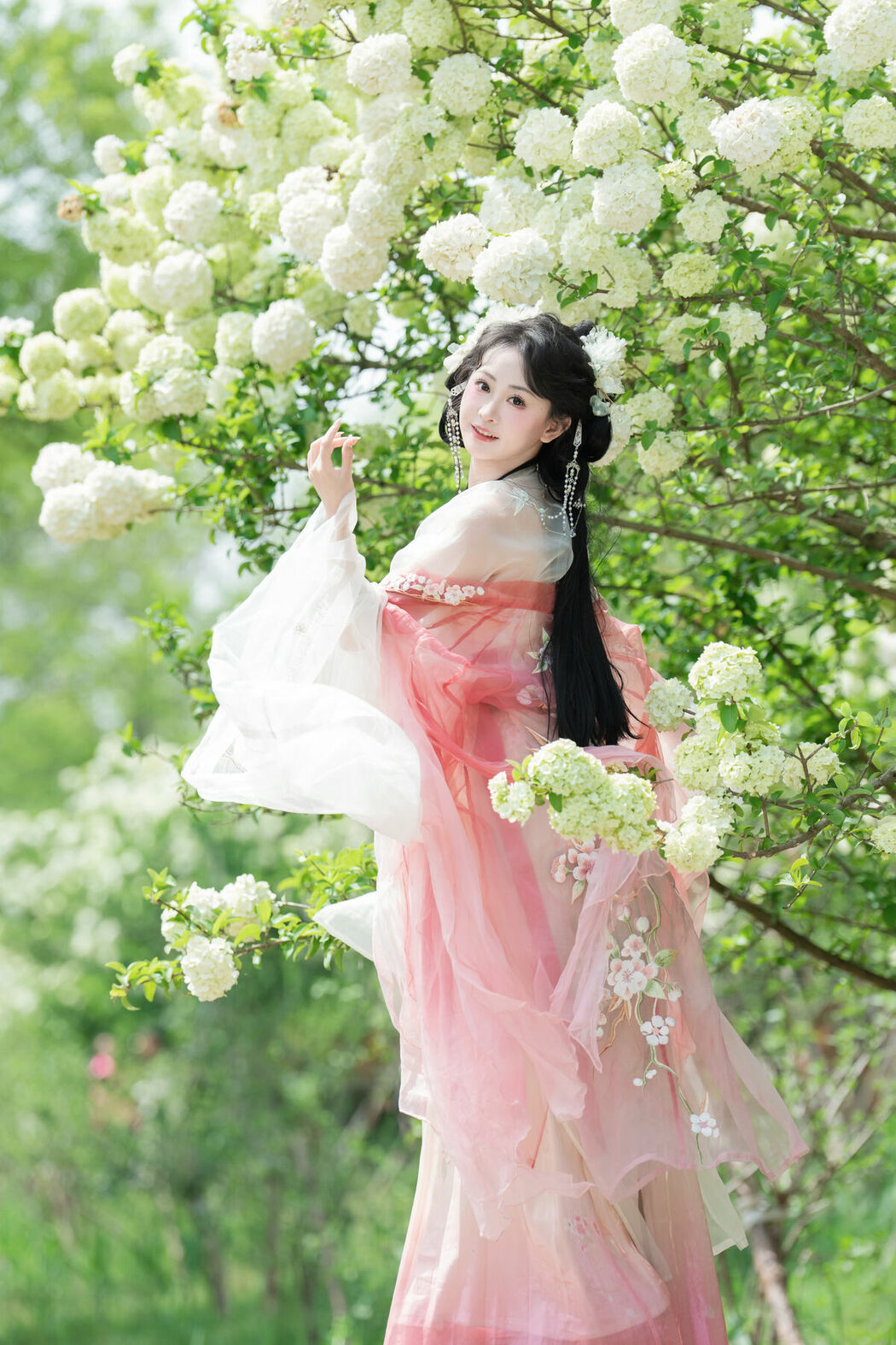 YiTuYu艺图语 Vol.8889 Jiao Yi Zhi Sui Sui (34P)