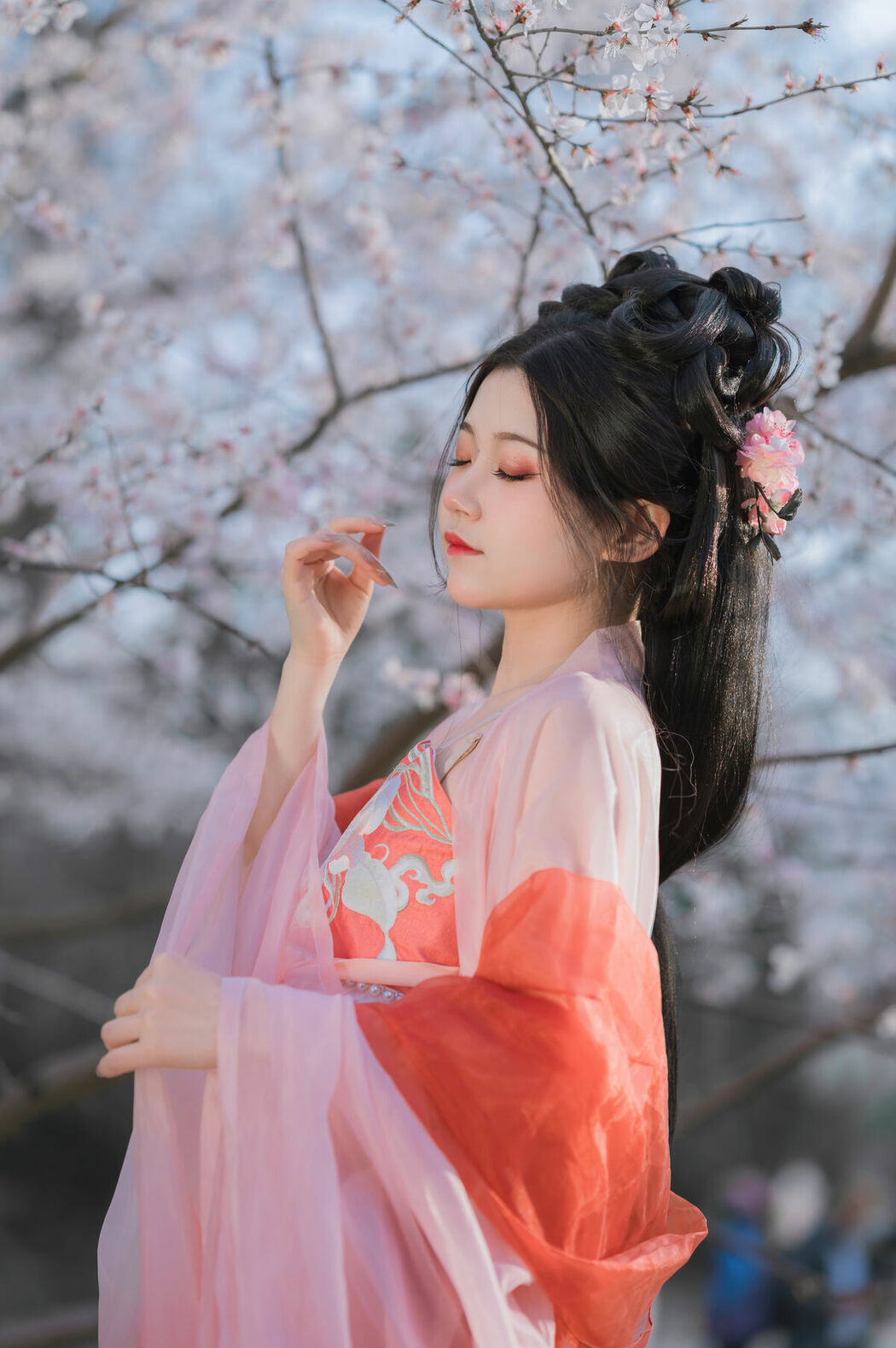 YiTuYu艺图语 Vol.8891 Gui Yuan Ba Bao Zhou (16P)