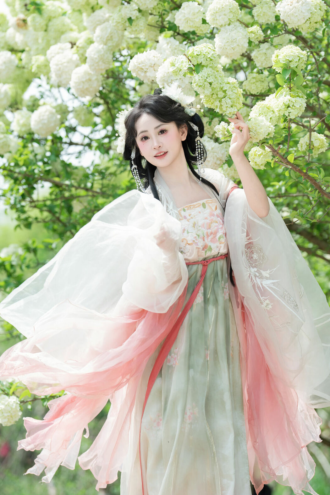 YiTuYu艺图语 Vol.8889 Jiao Yi Zhi Sui Sui (34P)