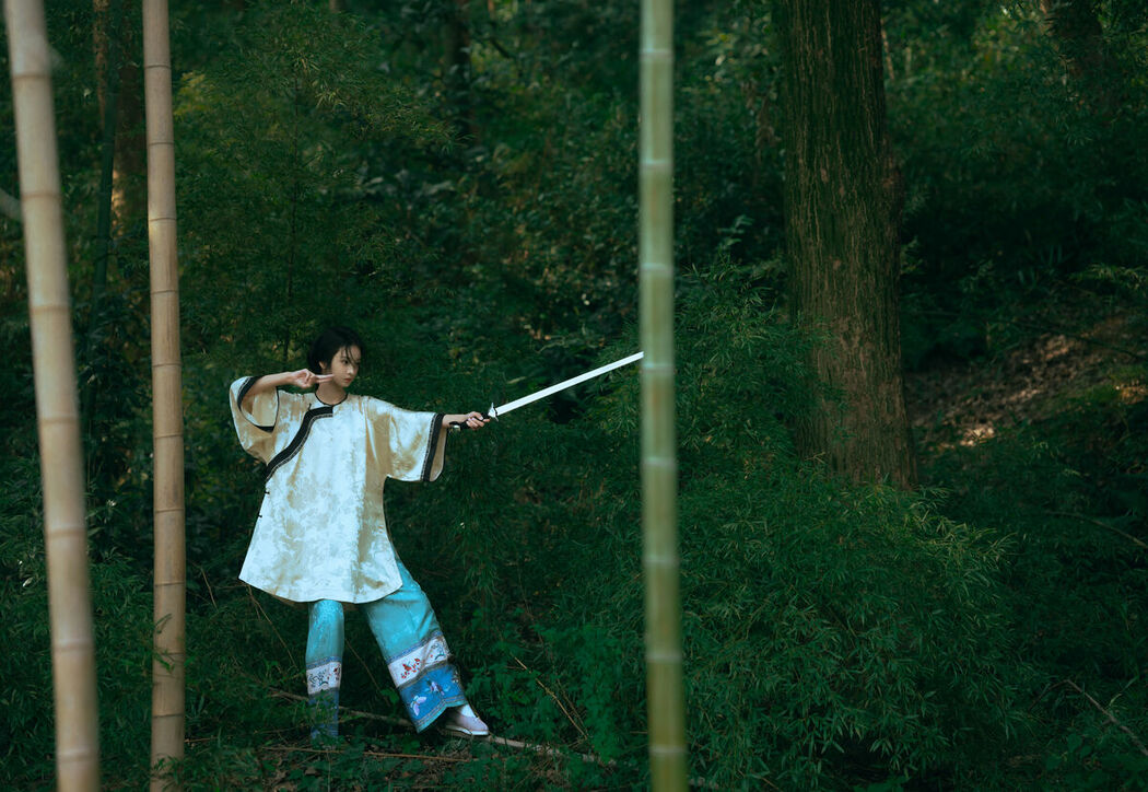 YiTuYu艺图语 Vol.8893 Li Yu Ayu (18P)