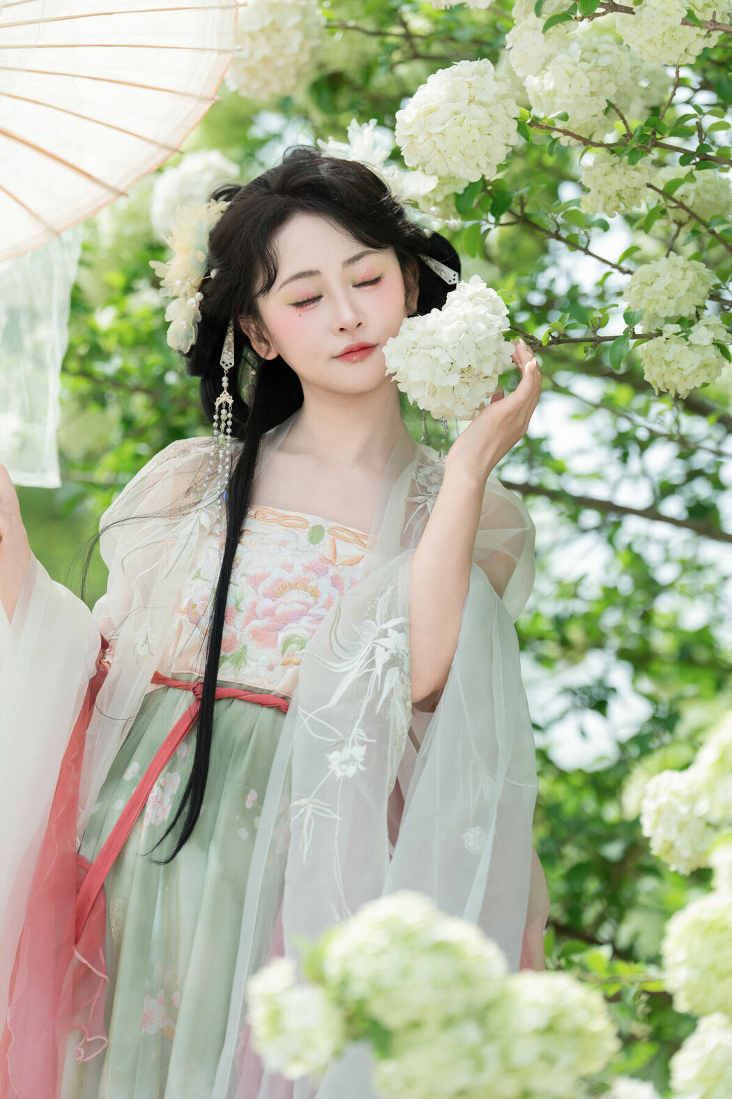 YiTuYu艺图语 Vol.8889 Jiao Yi Zhi Sui Sui (34P)