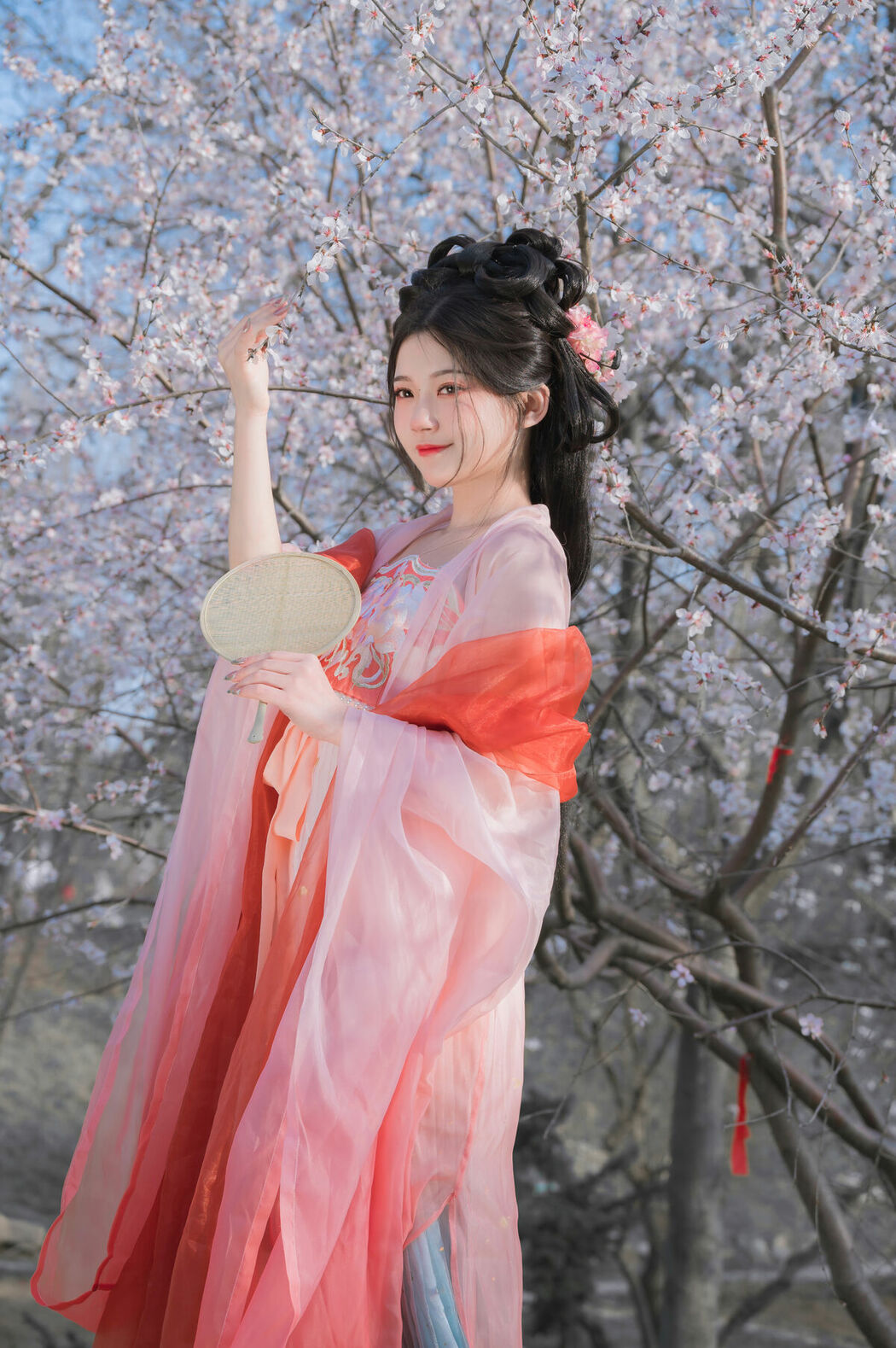 YiTuYu艺图语 Vol.8891 Gui Yuan Ba Bao Zhou (16P)