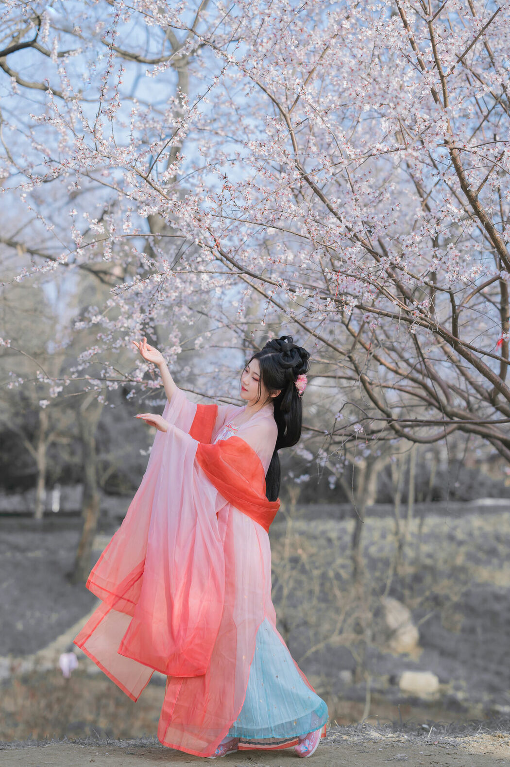 YiTuYu艺图语 Vol.8891 Gui Yuan Ba Bao Zhou (16P)