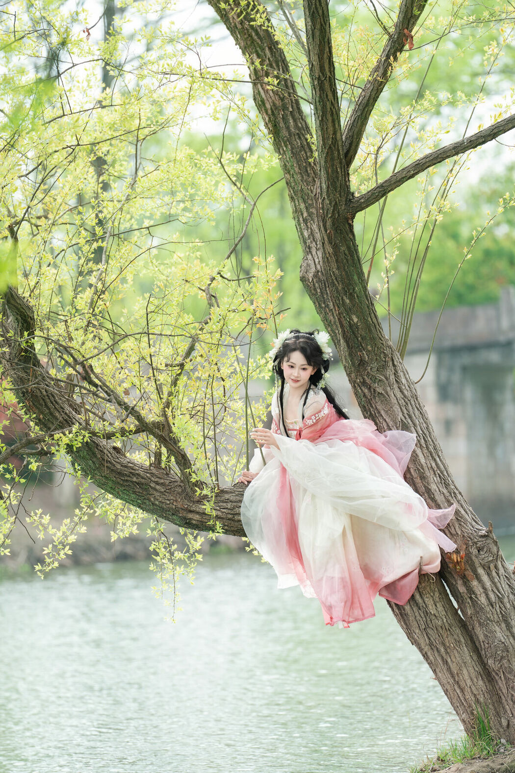 YiTuYu艺图语 Vol.8889 Jiao Yi Zhi Sui Sui (34P)