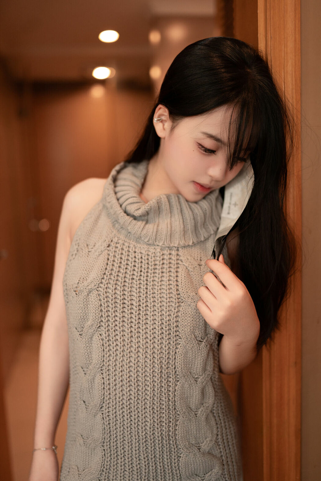 Coser@Bangni邦尼 – 灰色毛衣 (86P)