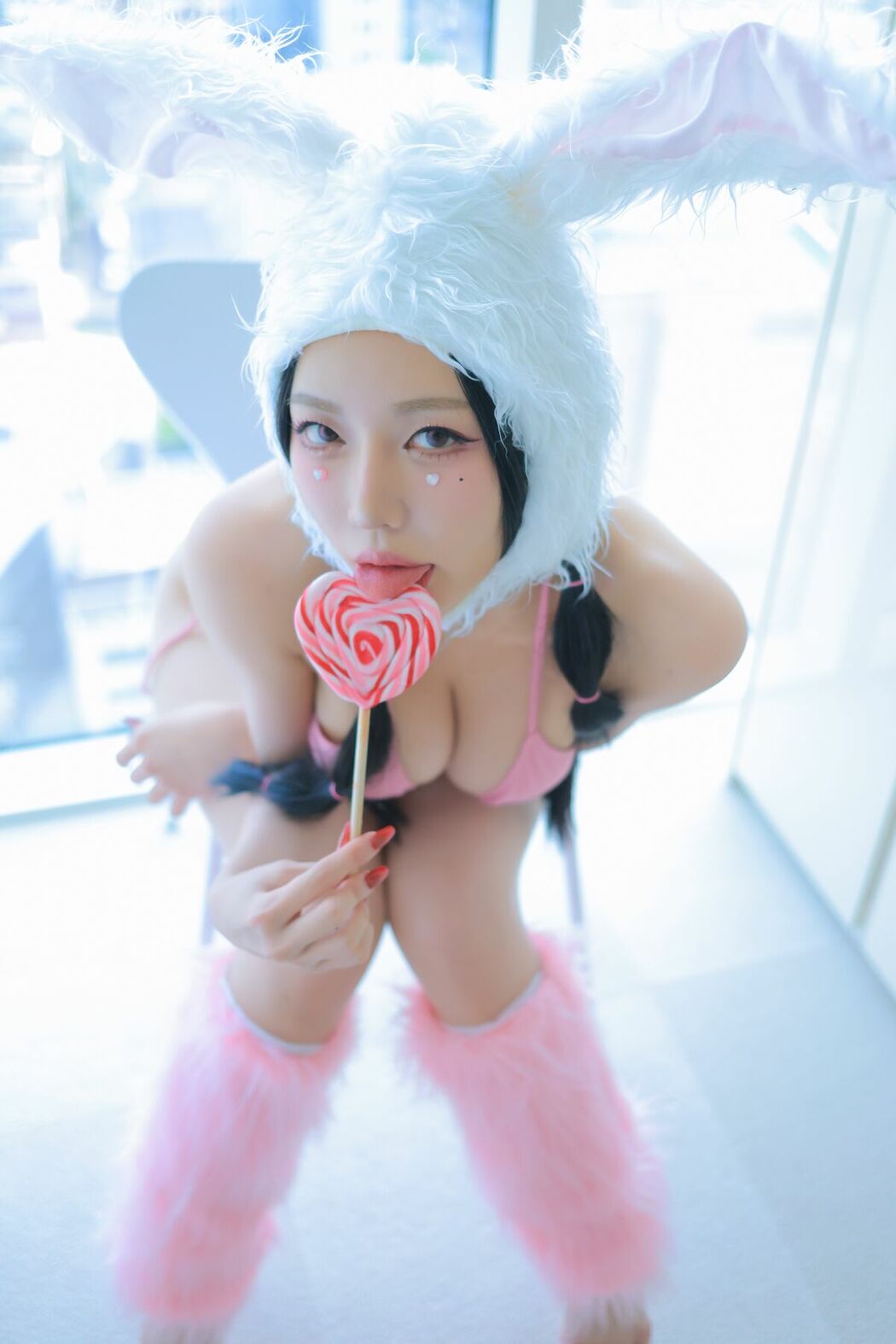 Dongeuran 동그란 – Naked Bunny Part02 (71P)