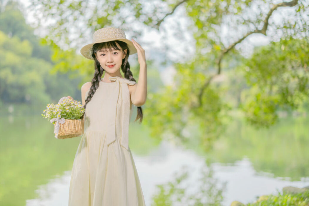 YiTuYu艺图语 Vol.8896 Mei Mei Xiao Yu (17P)