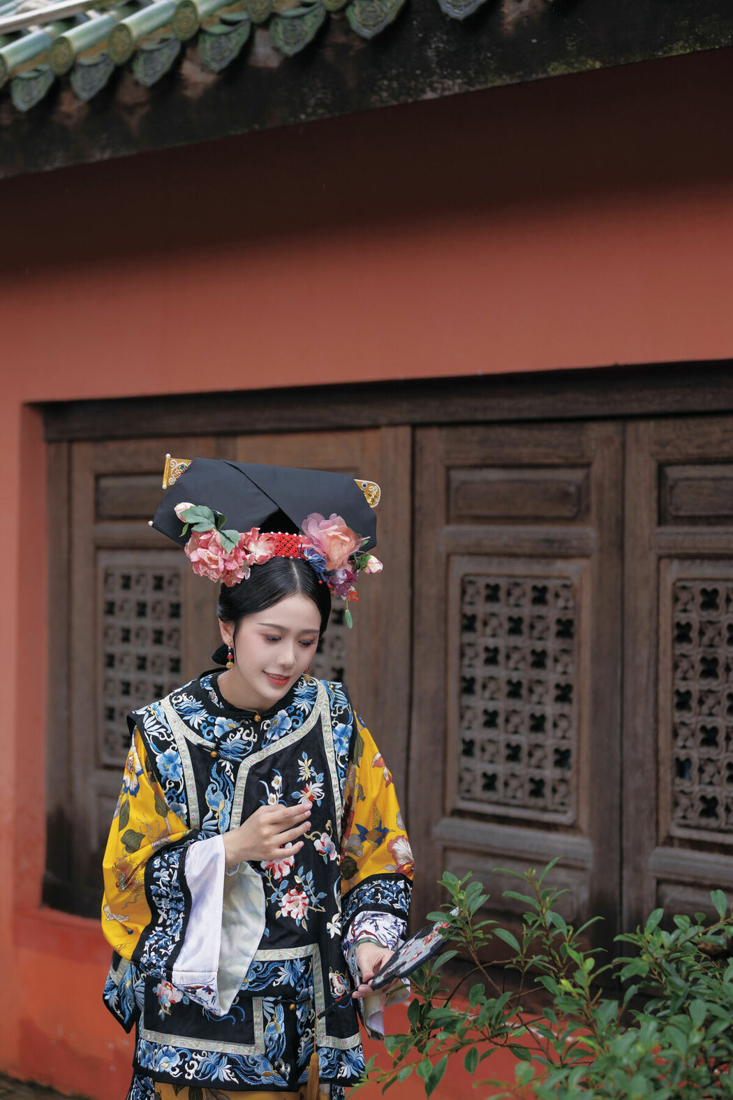 YiTuYu艺图语 Vol.8895 Re Mei Shi Xiao Guai (35P)