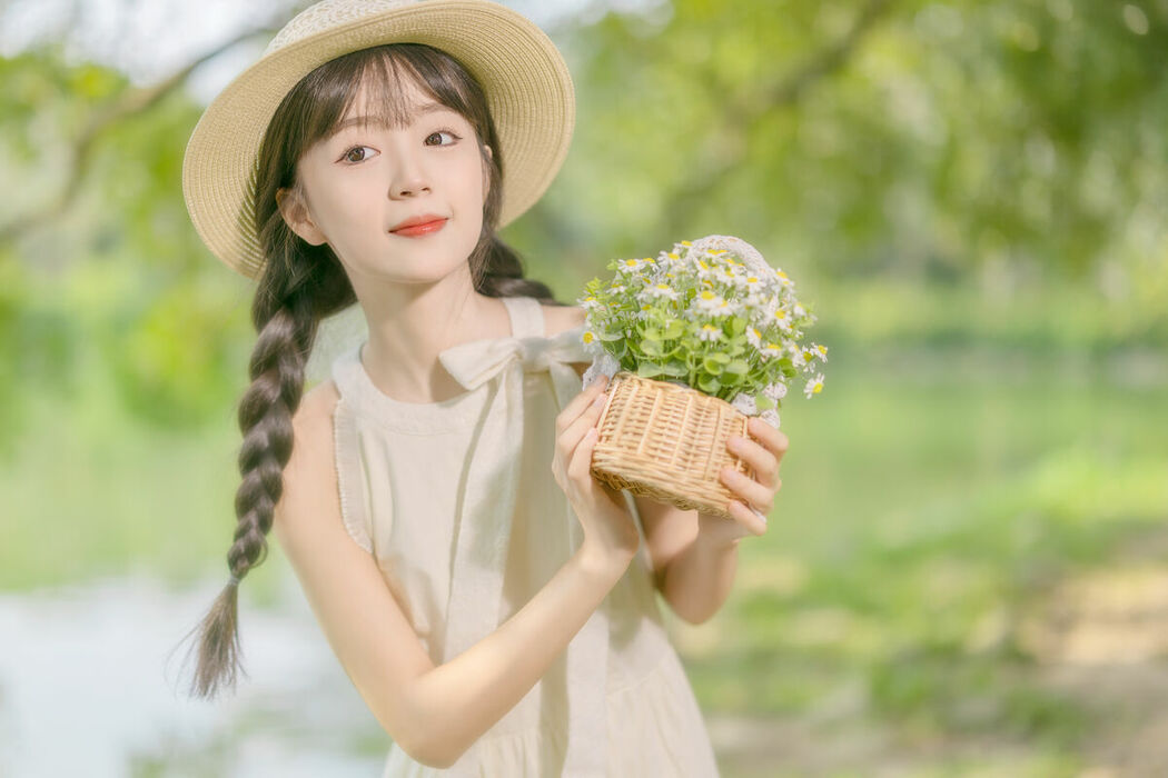 YiTuYu艺图语 Vol.8896 Mei Mei Xiao Yu (17P)