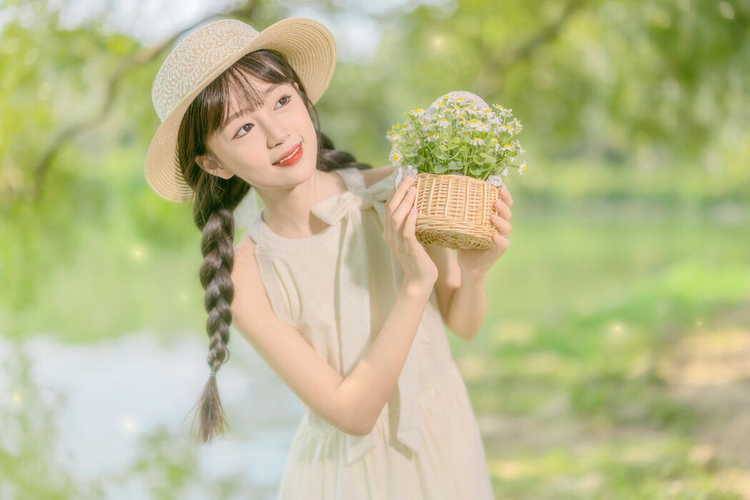 YiTuYu艺图语 Vol.8896 Mei Mei Xiao Yu (17P)