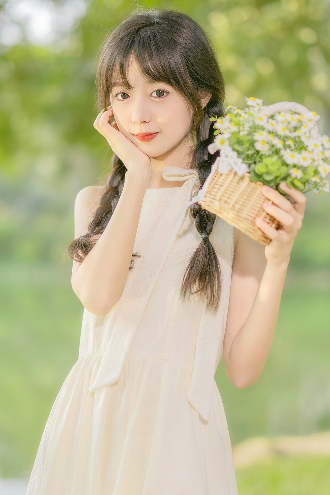 YiTuYu艺图语 Vol.8896 Mei Mei Xiao Yu (17P) Cover Photo