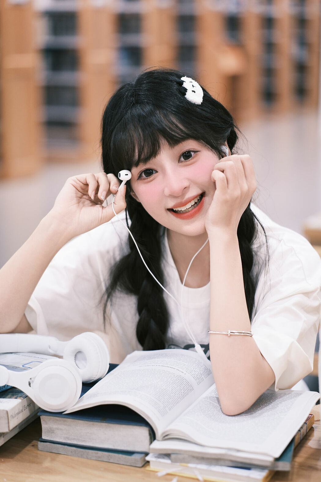 YiTuYu艺图语 Vol.8898 Xia Yu Xiao Nian (28P)