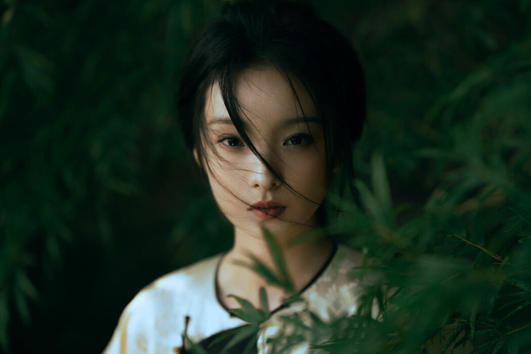 YiTuYu艺图语 Vol.8893 Li Yu Ayu (18P)