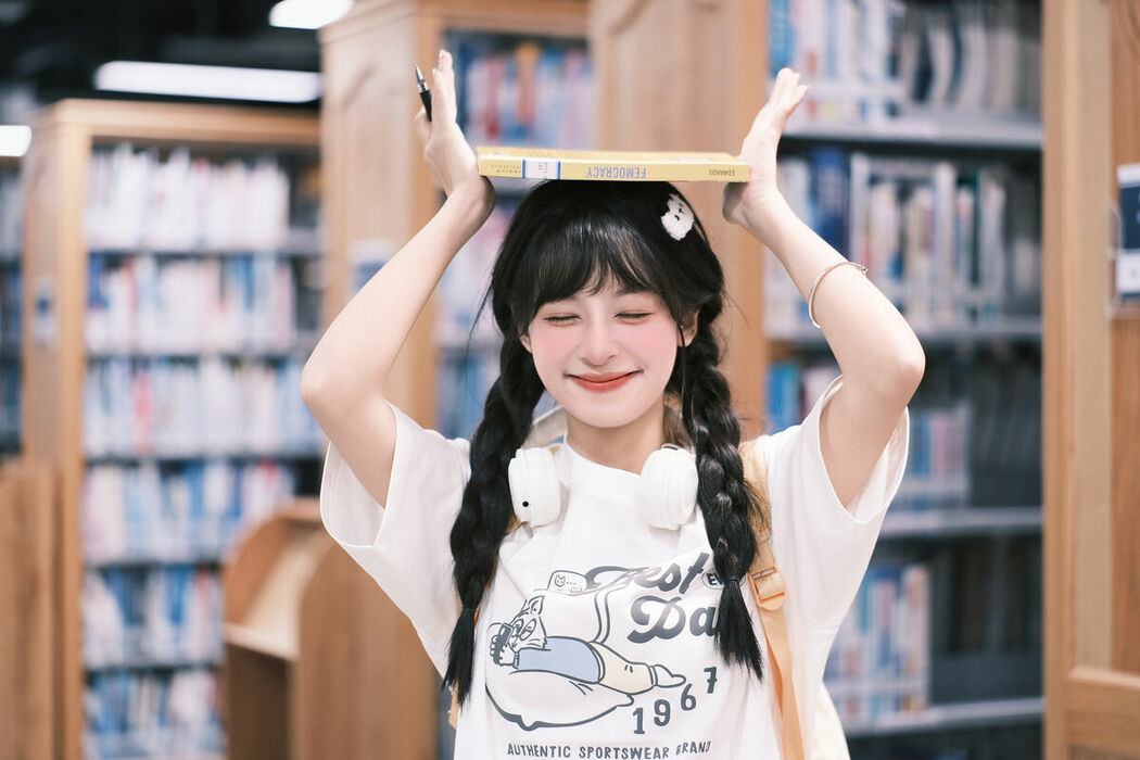 YiTuYu艺图语 Vol.8898 Xia Yu Xiao Nian (28P)