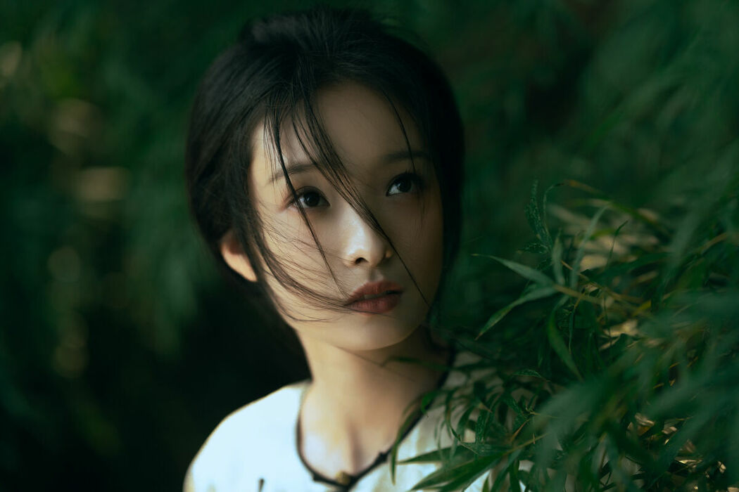 YiTuYu艺图语 Vol.8893 Li Yu Ayu (18P)