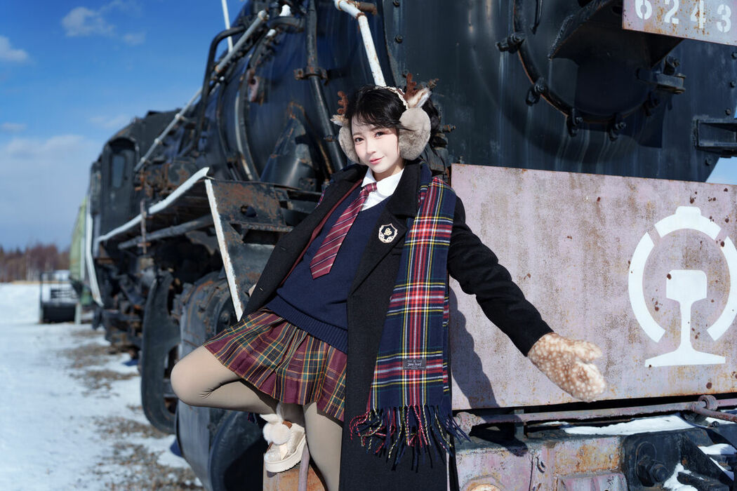 YiTuYu艺图语 Vol.8894 Disexi Si Ning (38P)