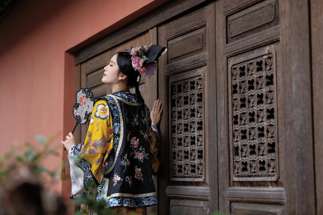 YiTuYu艺图语 Vol.8895 Re Mei Shi Xiao Guai (35P)