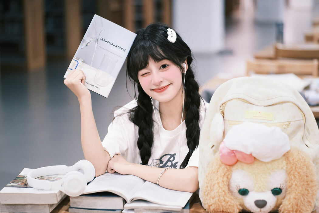 YiTuYu艺图语 Vol.8898 Xia Yu Xiao Nian (28P)