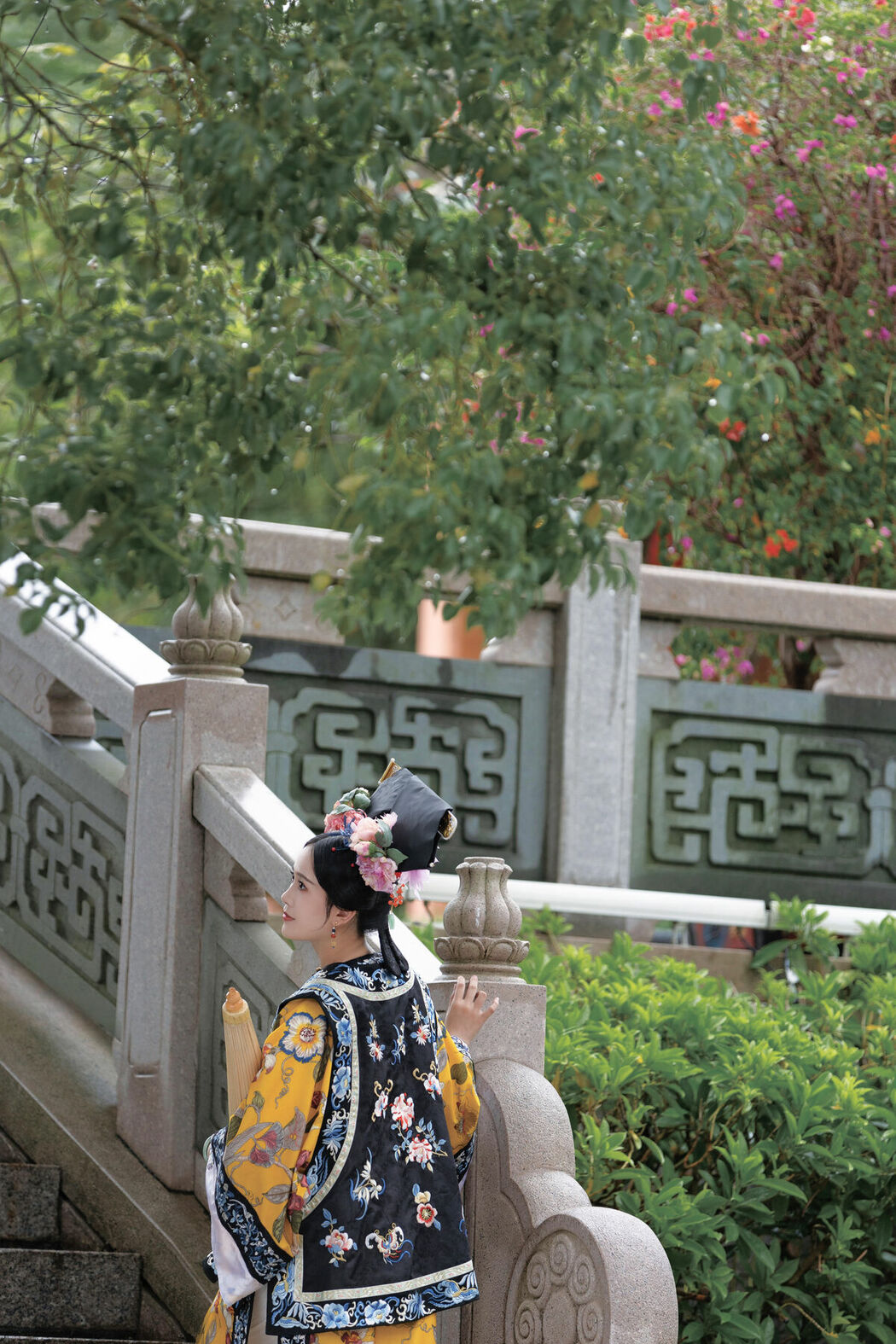 YiTuYu艺图语 Vol.8895 Re Mei Shi Xiao Guai (35P)