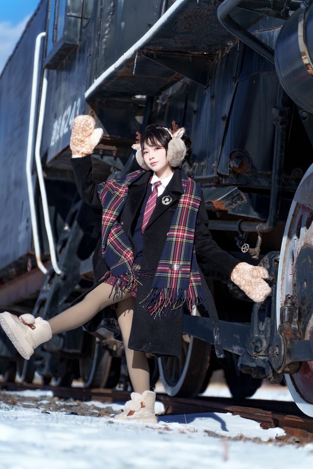 YiTuYu艺图语 Vol.8894 Disexi Si Ning (38P)