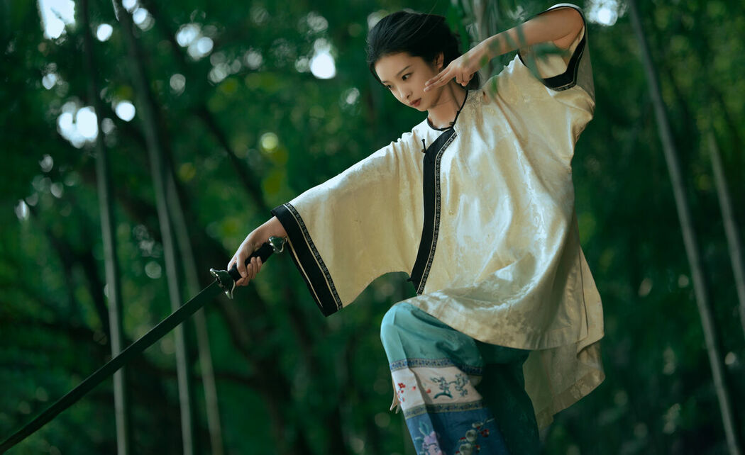 YiTuYu艺图语 Vol.8893 Li Yu Ayu (18P)