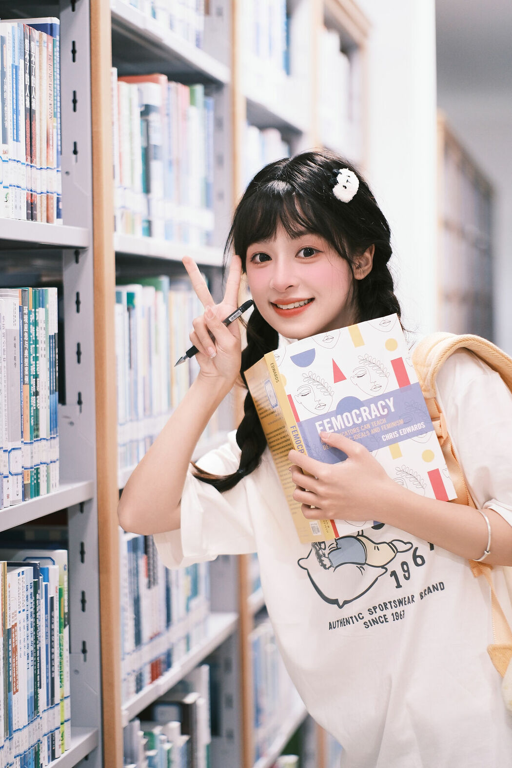 YiTuYu艺图语 Vol.8898 Xia Yu Xiao Nian (28P)