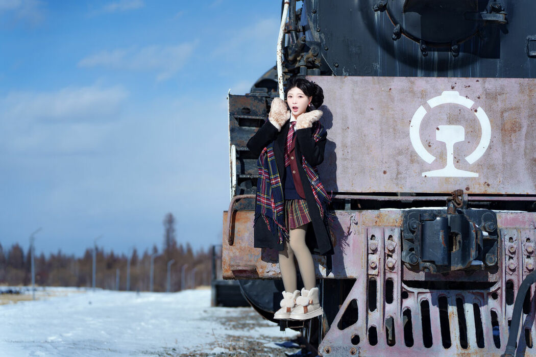 YiTuYu艺图语 Vol.8894 Disexi Si Ning (38P)