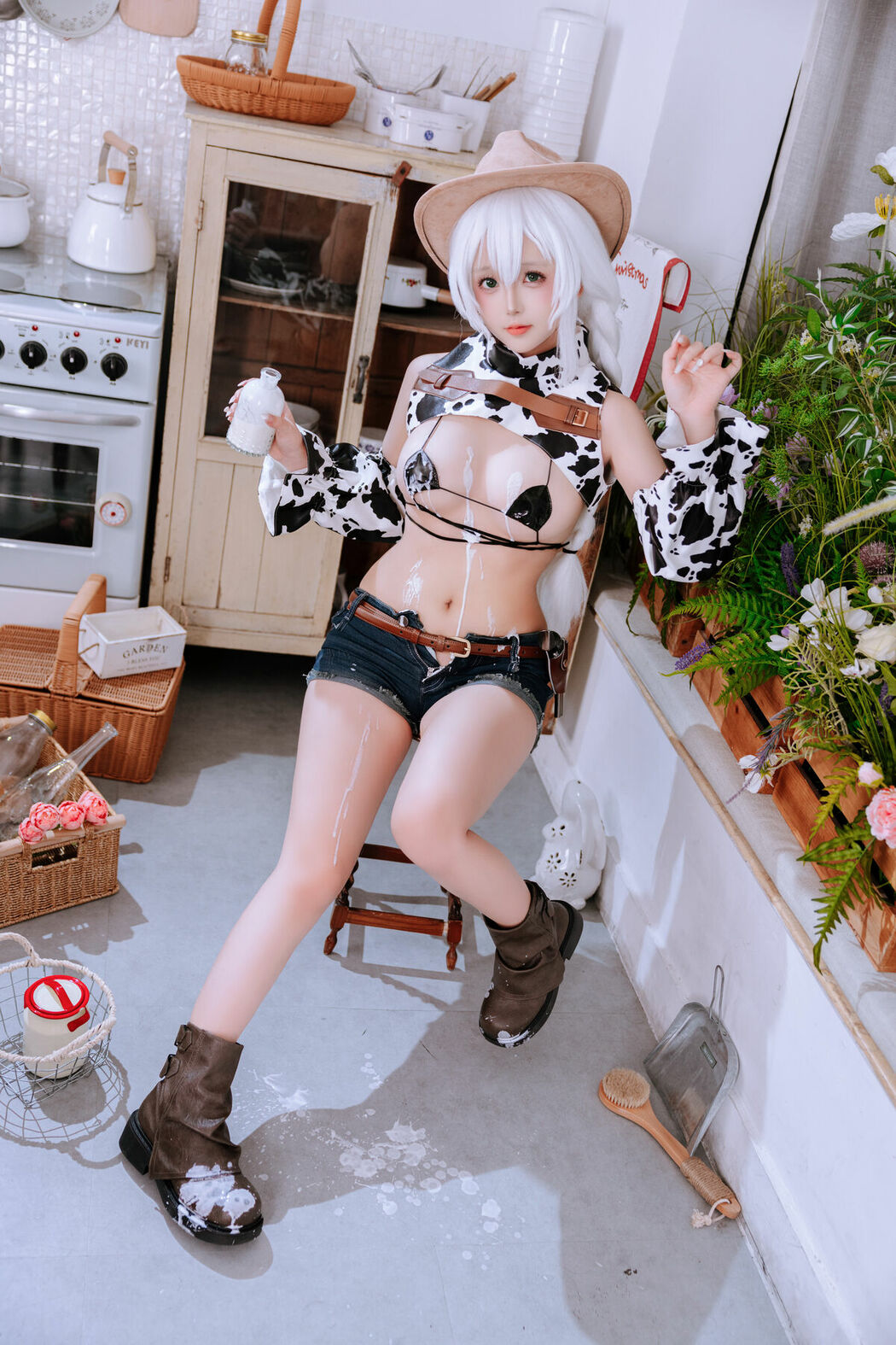 Coser@日奈娇 – 挤奶工 (74P)