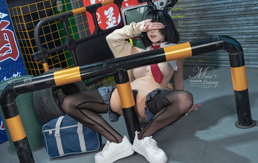 Coser@黏黏团子兔 – 2025年10月作品 賽博逆JK (88P)