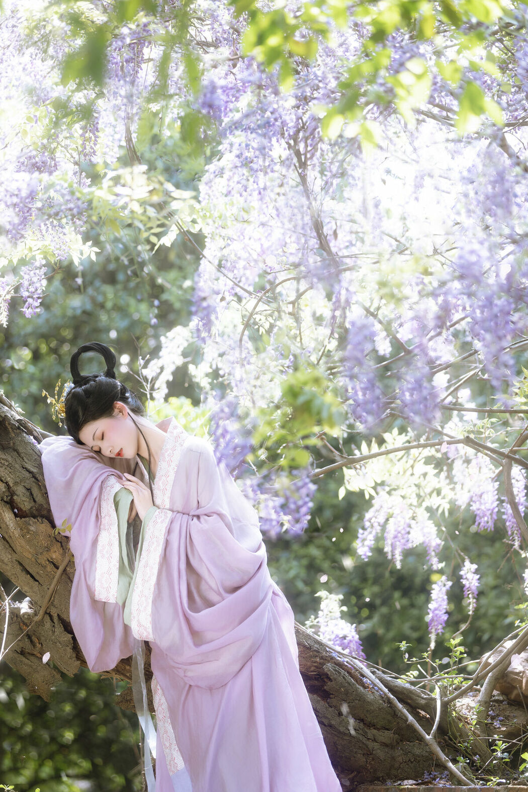 YiTuYu艺图语 Vol.8900 Xiao Y Jin Tian Ye Hen Kai Xin (27P)