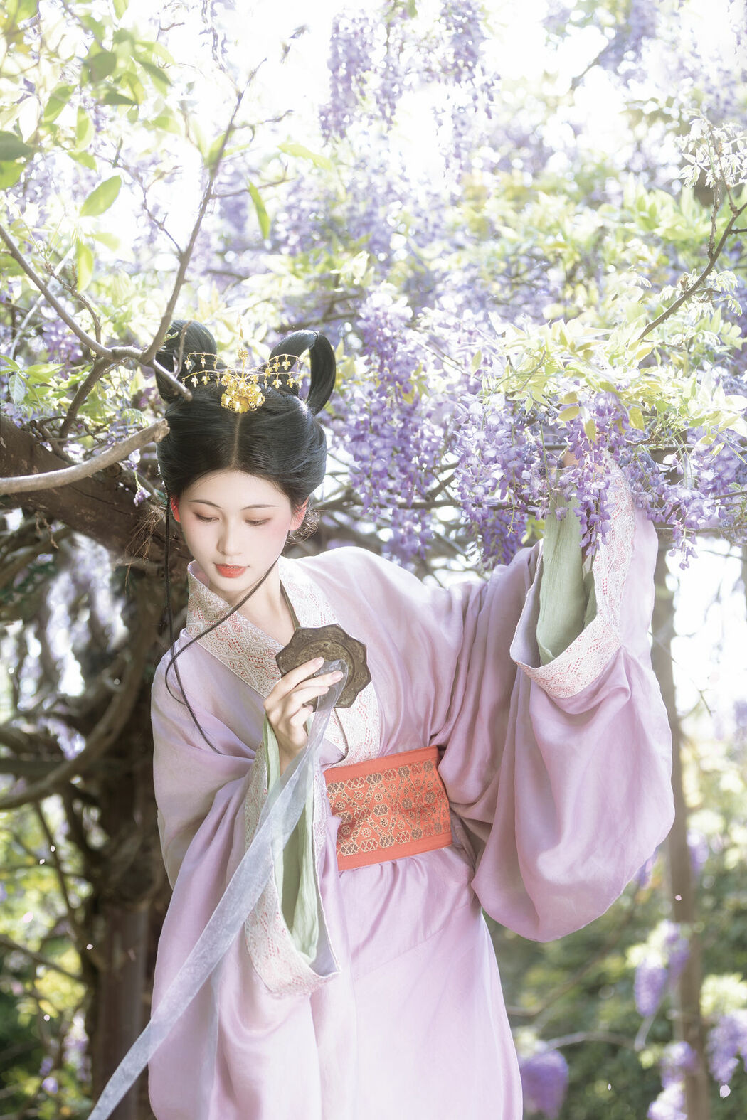 YiTuYu艺图语 Vol.8900 Xiao Y Jin Tian Ye Hen Kai Xin (27P)