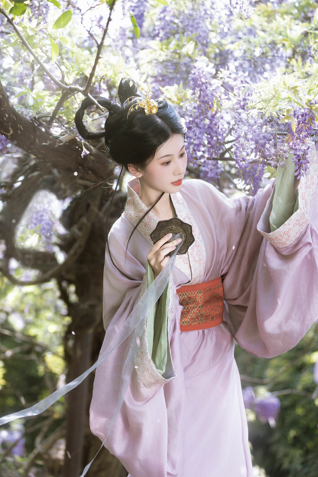 YiTuYu艺图语 Vol.8900 Xiao Y Jin Tian Ye Hen Kai Xin (27P)