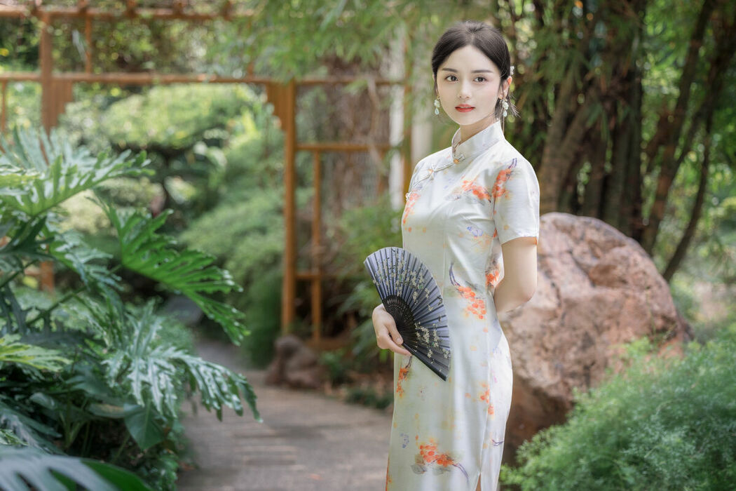 YiTuYu艺图语 Vol.8904 Yi Ming (18P)