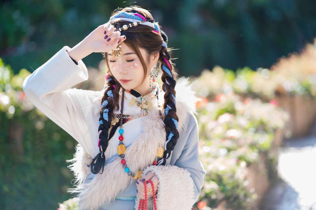 YiTuYu艺图语 Vol.8902 Huang Ying (26P)