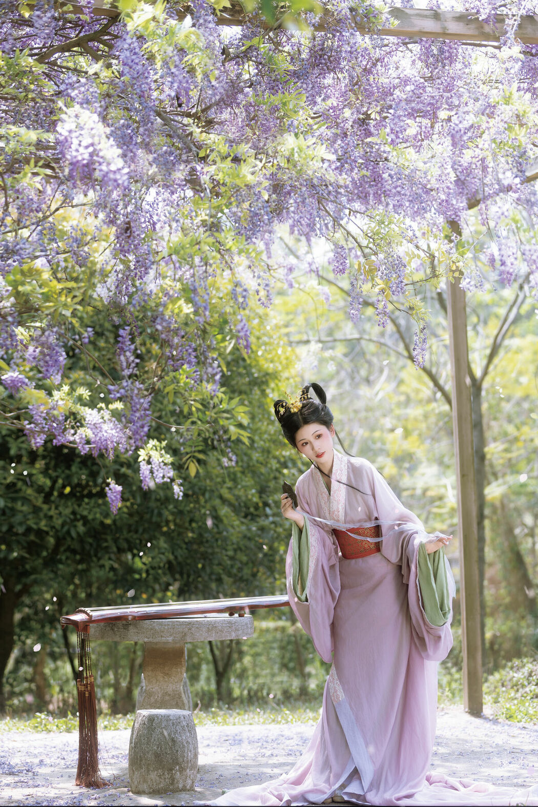 YiTuYu艺图语 Vol.8900 Xiao Y Jin Tian Ye Hen Kai Xin (27P)