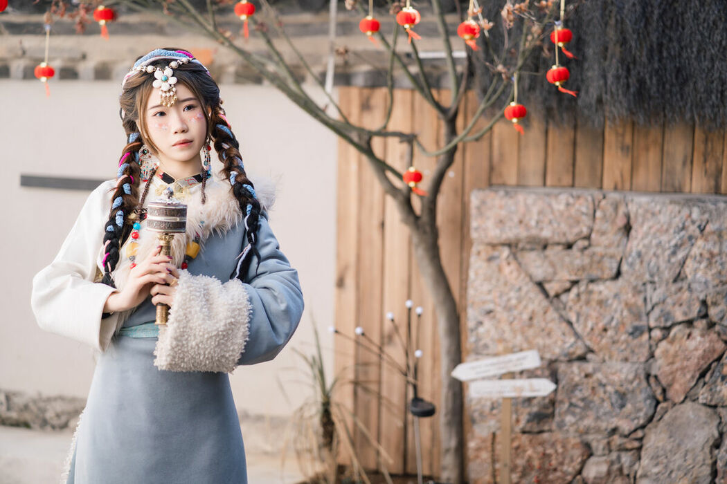 YiTuYu艺图语 Vol.8902 Huang Ying (26P)