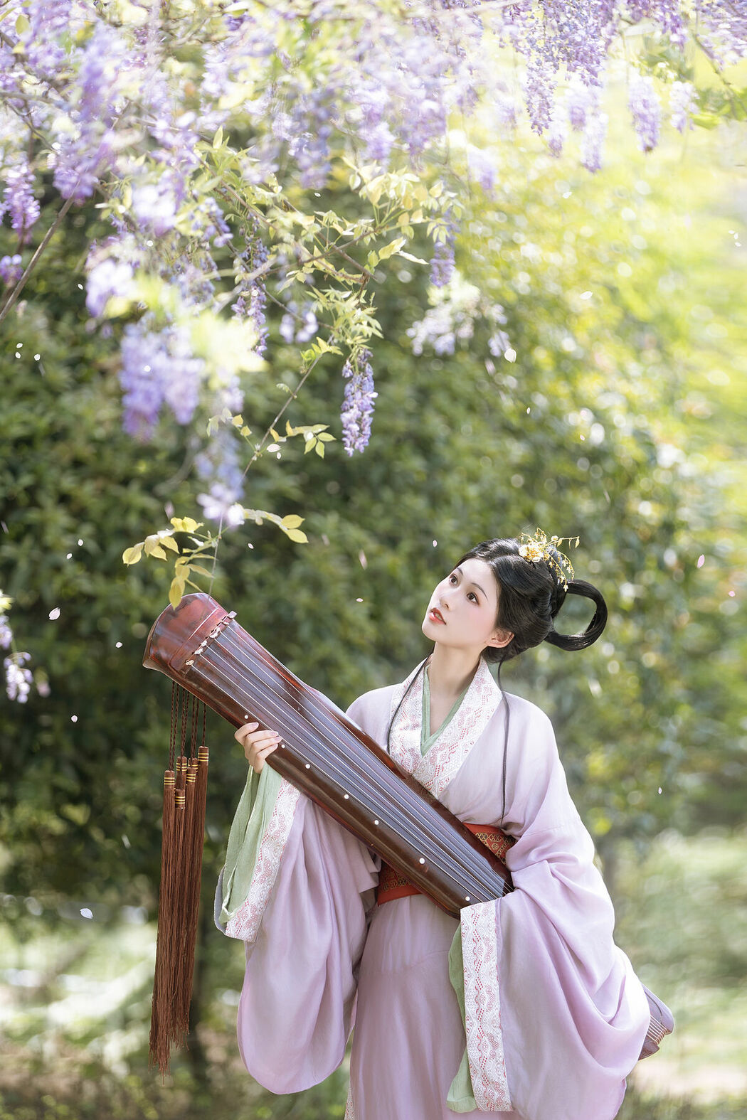 YiTuYu艺图语 Vol.8900 Xiao Y Jin Tian Ye Hen Kai Xin (27P)