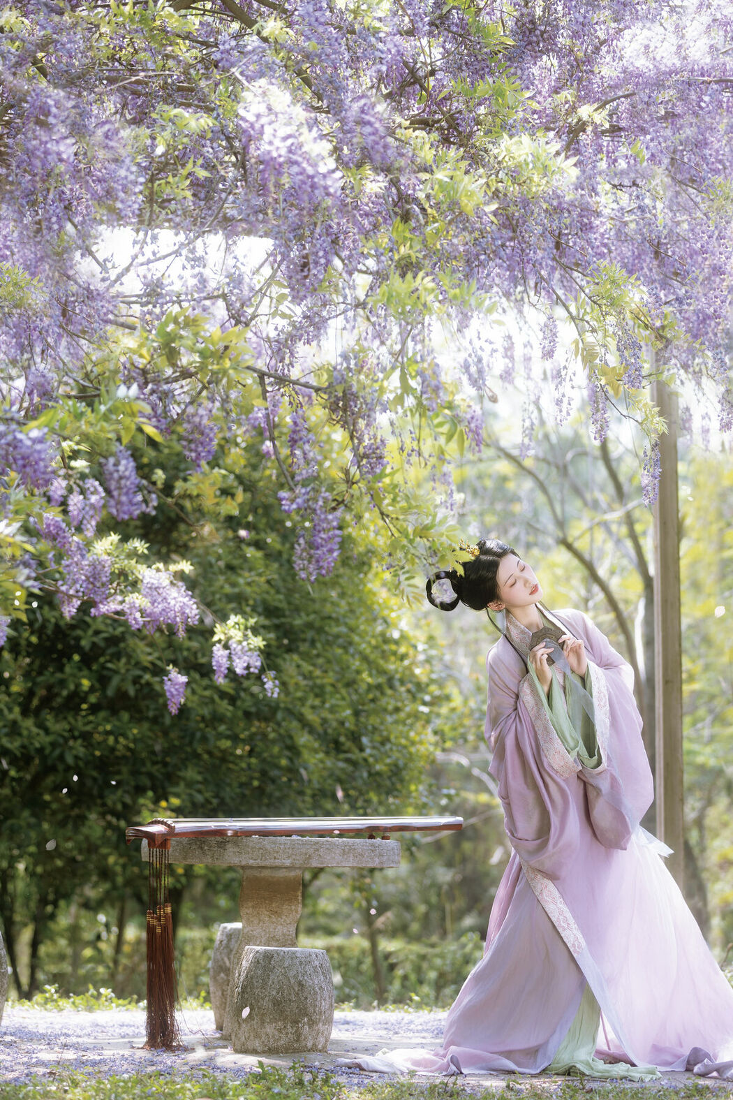 YiTuYu艺图语 Vol.8900 Xiao Y Jin Tian Ye Hen Kai Xin (27P)