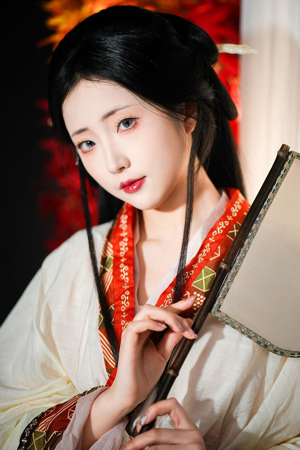 YiTuYu艺图语 Vol.8905 Tu Ya W (23P) Cover Photo