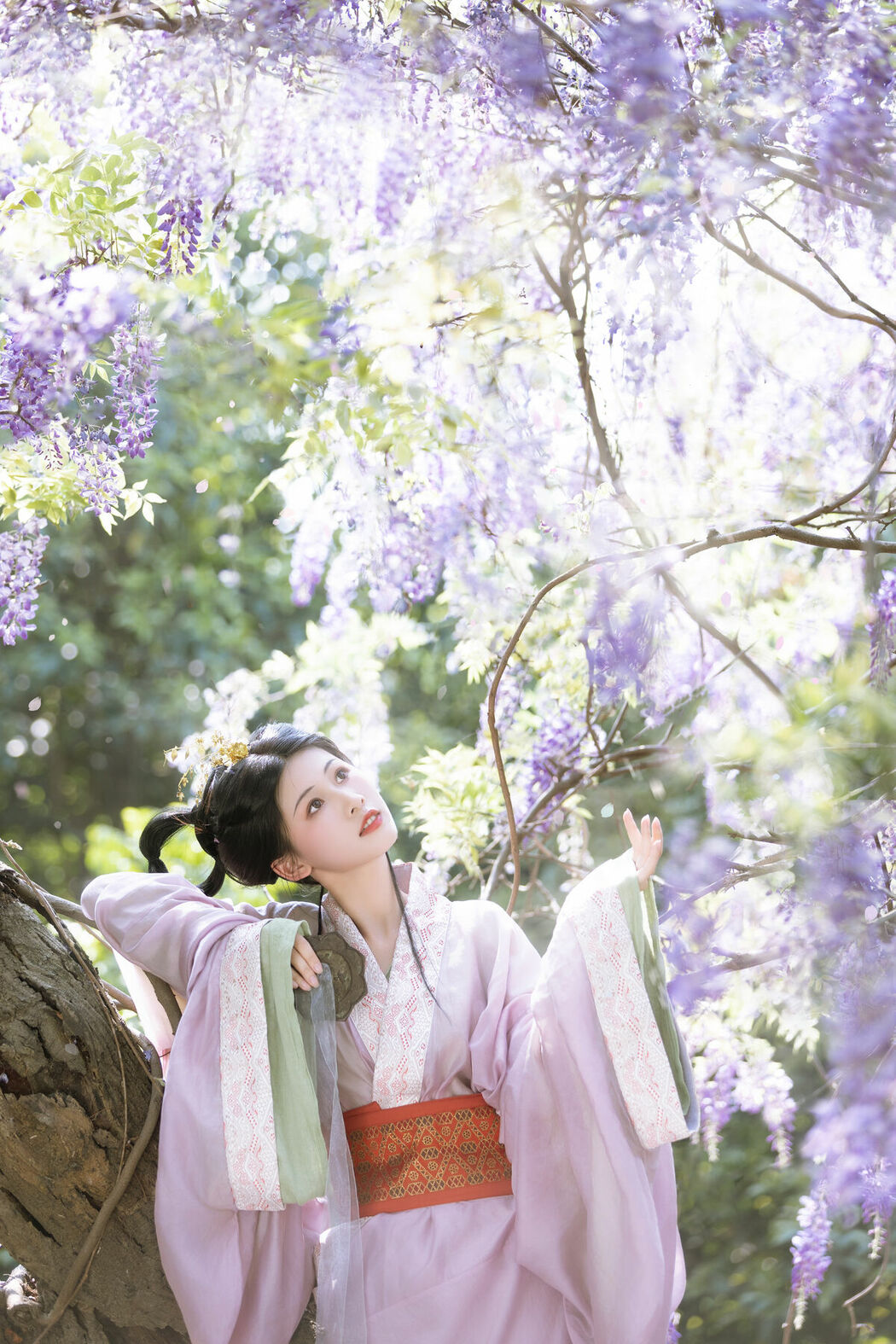 YiTuYu艺图语 Vol.8900 Xiao Y Jin Tian Ye Hen Kai Xin (27P)