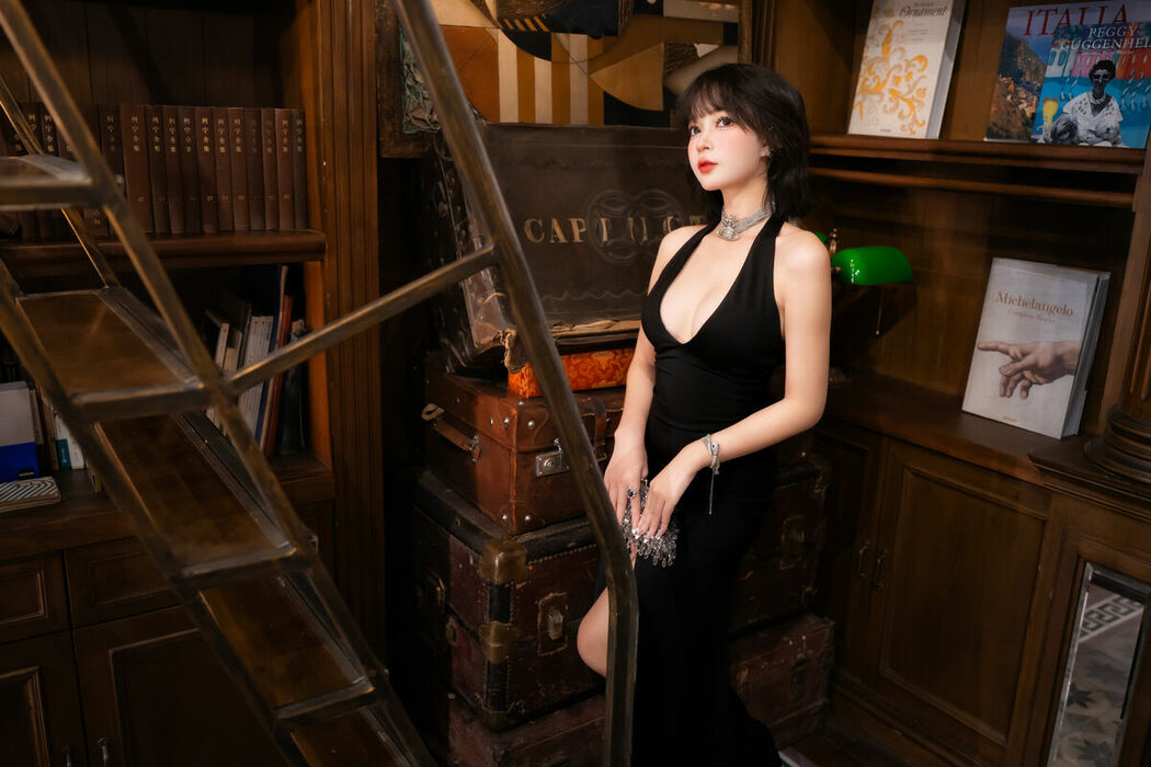 YiTuYu艺图语 Vol.8899 Disexi Si Ning (37P)